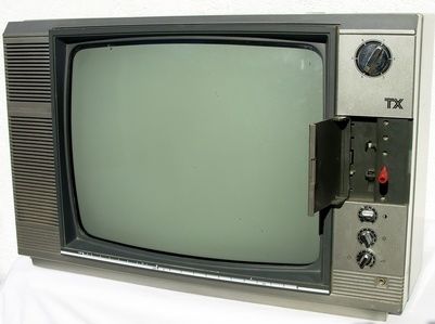 80s-tv-set-1